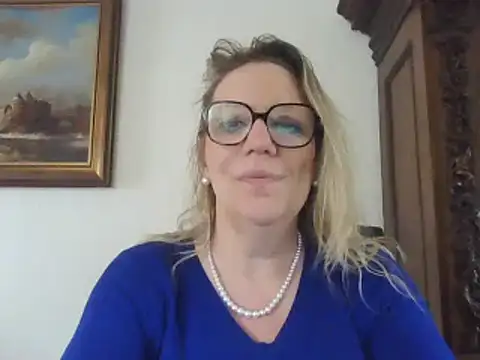Snapshot of Silkesquirt chatting on 02.21.25 Silkesquirt online show from 02.21.25