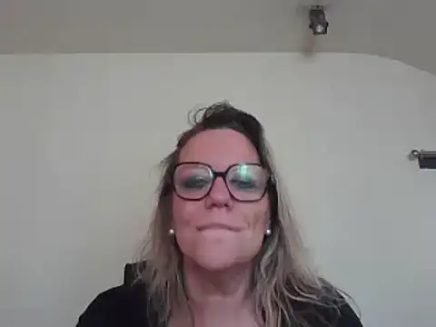 Snapshot of Silkesquirt chatting on 03.06.25 Silkesquirt online show from 03.06.25