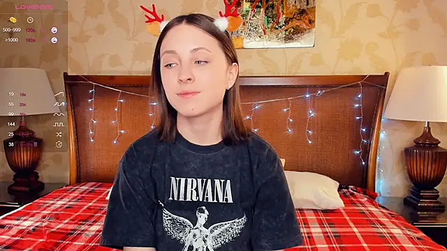 Snapshot of GemmaHanly chatting on 12.29.24 GemmaHanly online show from 12.29.24