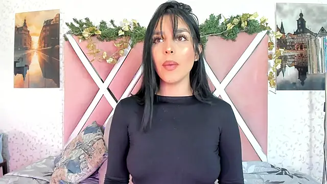  miaquevedo  online show from 12.14.25