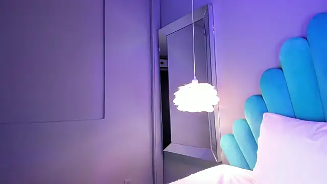 CaitlynCouper online show from 03.18.25