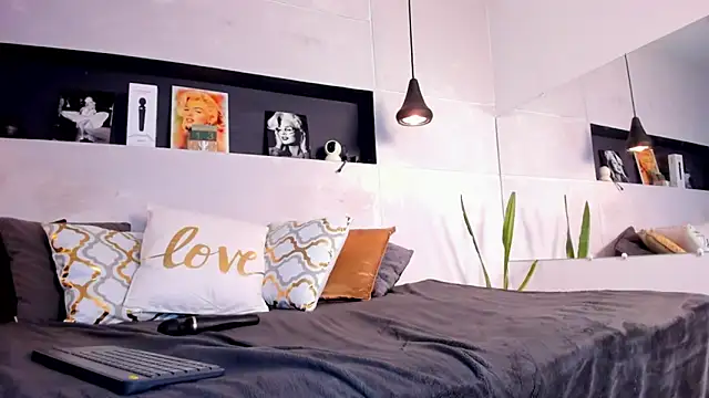 BERGINY  online show from 01.25.25