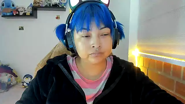 Shaddycute  online show from 10.30.25