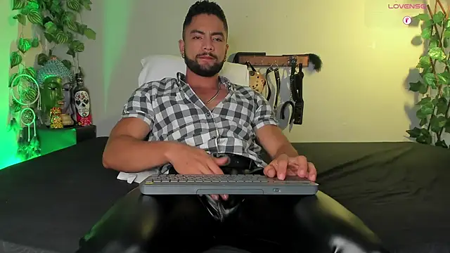 Snapshot of Jaxxon_ chatting on 12.07.24 Jaxxon online show from 12.07.24