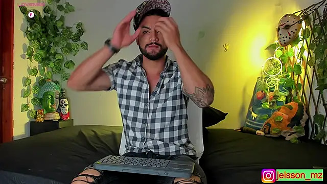 Snapshot of Jaxxon_ chatting on 01.14.25 Jaxxon online show from 01.14.25