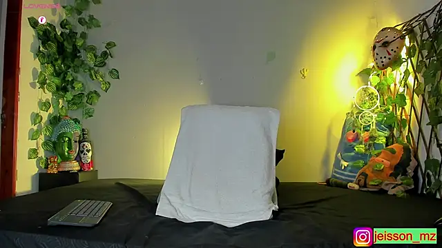 Snapshot of Jaxxon_ chatting on 01.16.25 Jaxxon online show from 01.16.25