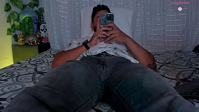 Snapshot of Jaxxon_ chatting on 09.30.25 Jaxxon online show from 09.30.25