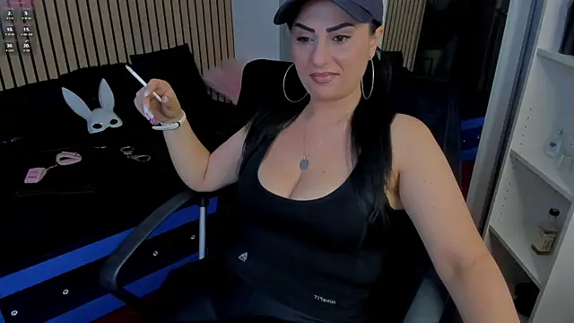 Snapshot of MistressMeghan chatting on 07.10.26 MistressMeghan online show from 07.10.26