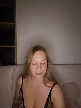 katiestevens online show from 09.28.25