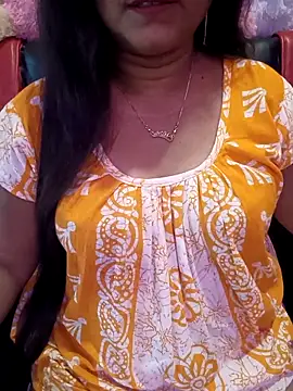 Snapshot of ella_mariya chatting on 04.14.26 ella mariya online show from 04.14.26