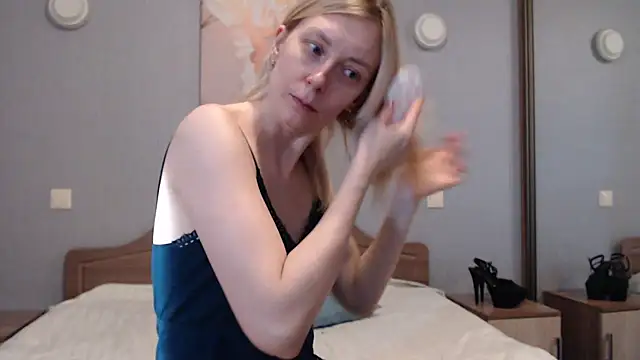 Snapshot of AvelinaLeoni chatting on 02.26.25 AvelinaLeoni online show from 02.26.25