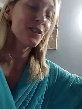 Snapshot of AvelinaLeoni chatting on 03.16.25 AvelinaLeoni online show from 03.16.25