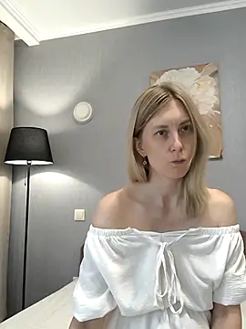 Snapshot of AvelinaLeoni chatting on 09.09.25 AvelinaLeoni online show from 09.09.25