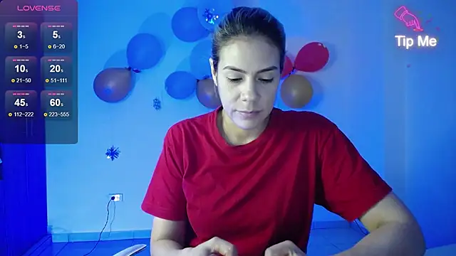 Snapshot of candydowson1 chatting on 12.21.24 candydowson1 online show from 12.21.24