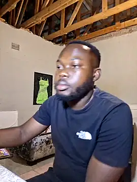 Snapshot of LaughRiotX chatting on 11.02.25 LaughRiotX online show from 11.02.25