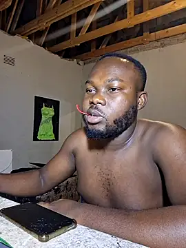 Snapshot of LaughRiotX chatting on 11.04.25 LaughRiotX online show from 11.04.25