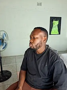 Snapshot of LaughRiotX chatting on 11.14.25 LaughRiotX online show from 11.14.25