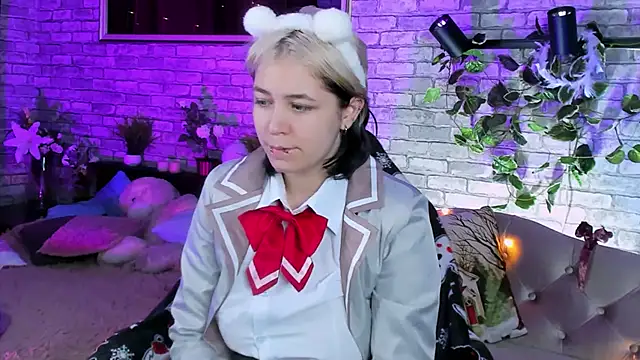 Snapshot of Alex_Howell chatting on 01.07.25 Alex Howell online show from 01.07.25