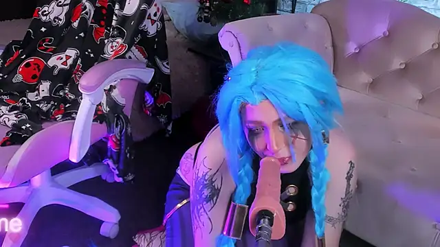 Snapshot of Alex_Howell chatting on 01.10.25 Alex Howell online show from 01.10.25