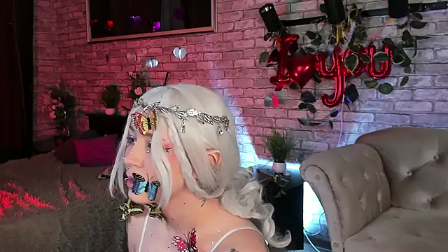 Snapshot of Alex_Howell chatting on 03.07.25 Alex Howell online show from 03.07.25