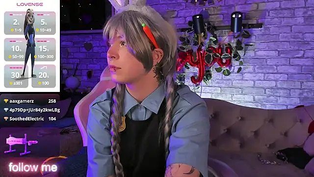 Snapshot of Alex_Howell chatting on 03.15.25 Alex Howell online show from 03.15.25