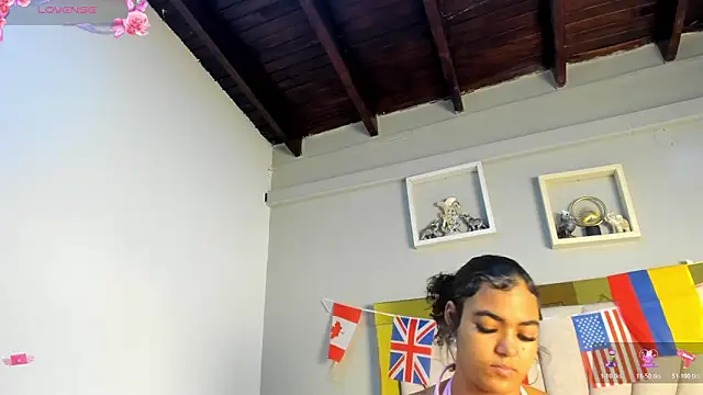 Snapshot of vahiolet_fuentes chatting on 07.01.26 vahiolet fuentes online show from 07.01.26