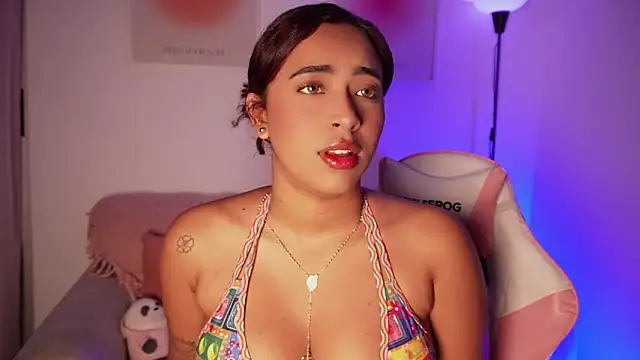 Snapshot of MavyStar chatting on 03.03.26 MavyStar online show from 03.03.26