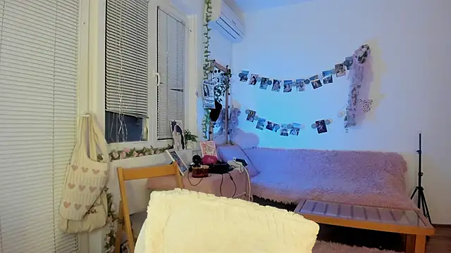 Snapshot of Jenny_darling_love chatting on 01.13.25 Jenny darling love online show from 01.13.25