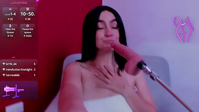 Kate bunny  online show from 03.18.25