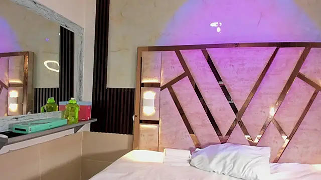 molly sweetee online show from 12.16.25