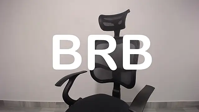 Snapshot of present_the_magic chatting on 01.23.25 present the magic online show from 01.23.25