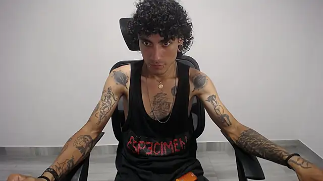 Snapshot of present_the_magic chatting on 02.27.25 present the magic online show from 02.27.25