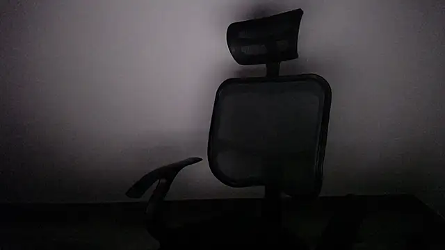 Snapshot of present_the_magic chatting on 02.28.25 present the magic online show from 02.28.25