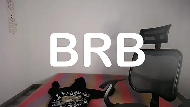 Snapshot of present_the_magic chatting on 09.22.25 present the magic online show from 09.22.25