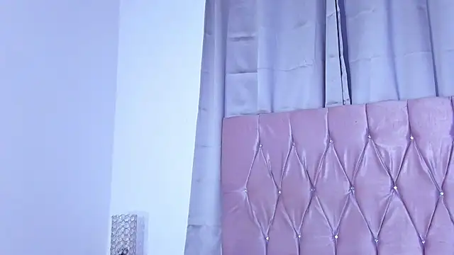 Snapshot of Ashley_piinkk_ chatting on 02.10.25 Ashley piinkk  online show from 02.10.25