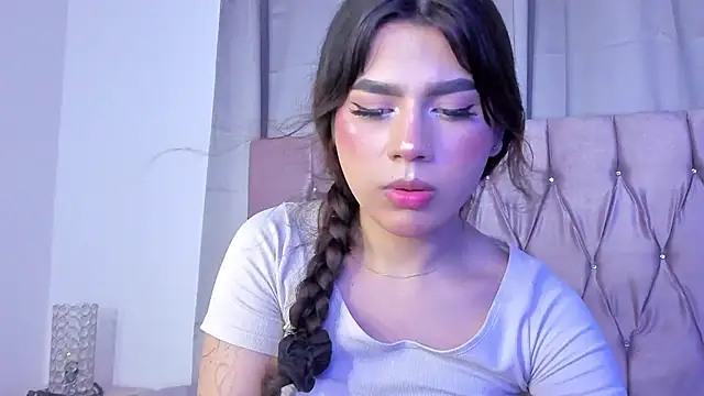 Snapshot of Ashley_piinkk_ chatting on 03.21.25 Ashley piinkk  online show from 03.21.25