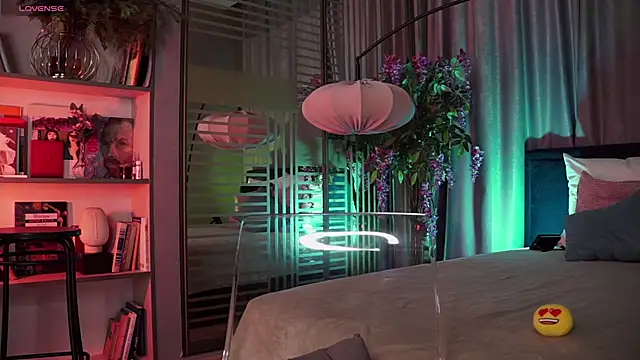 UmaTruewoman online show from 01.06.25