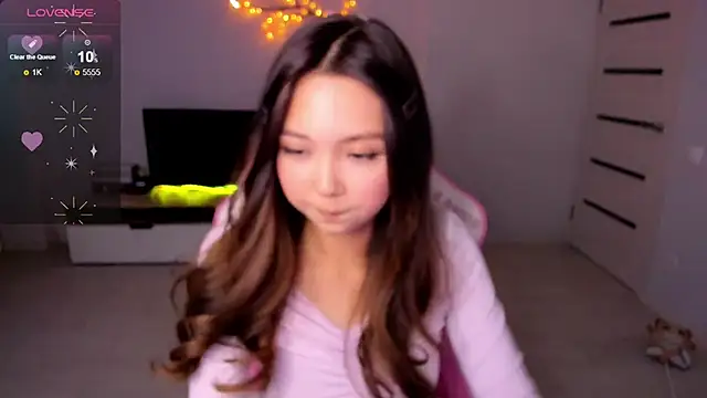 Snapshot of Fluffy_Rose chatting on 10.01.25 Fluffy Rose online show from 10.01.25