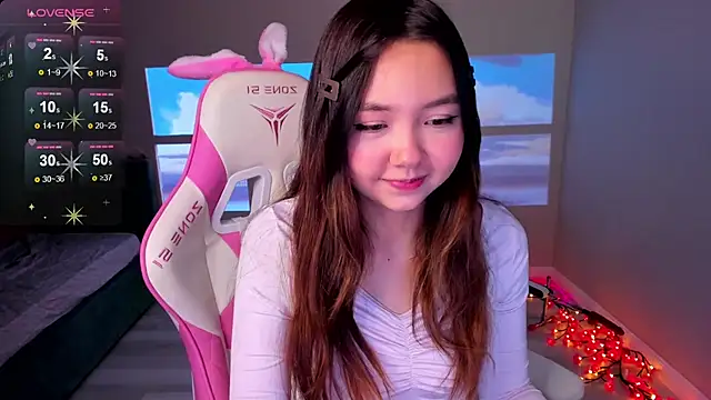 Snapshot of Fluffy_Rose chatting on 11.06.25 Fluffy Rose online show from 11.06.25