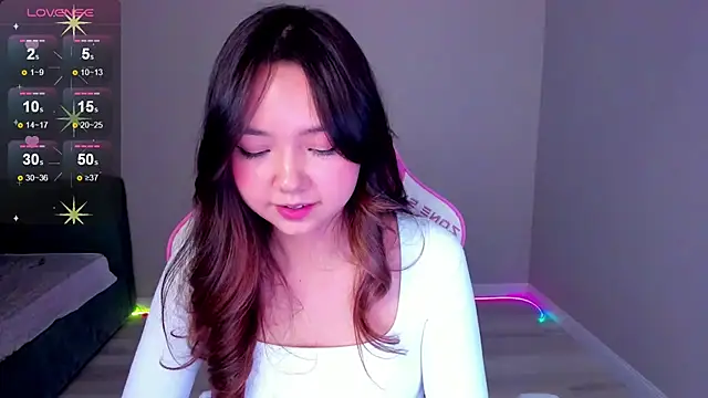 Snapshot of Fluffy_Rose chatting on 11.08.25 Fluffy Rose online show from 11.08.25