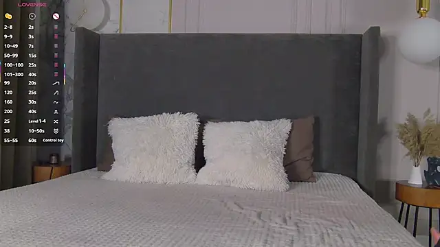 Snapshot of ReginaRobinson chatting on 02.08.26 ReginaRobinson online show from 02.08.26