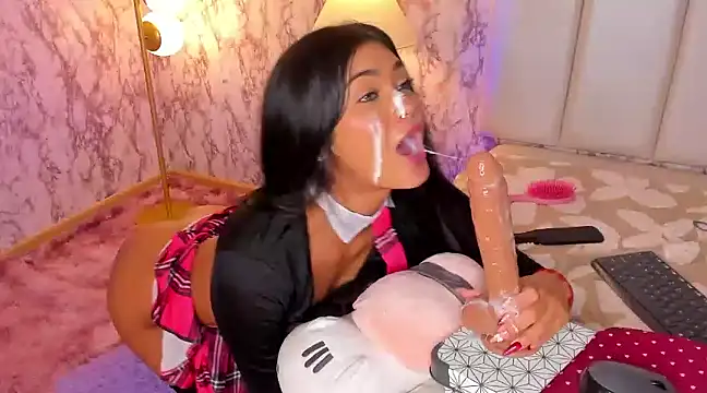 CaseyPiierce online show from 02.08.25