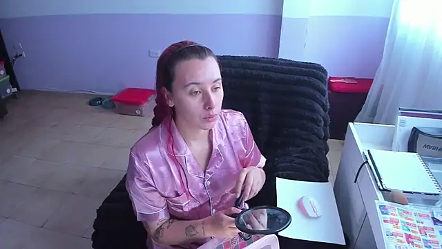 Snapshot of bonnie_moon_ chatting on 10.23.25 bonnie moon online show from 10.23.25