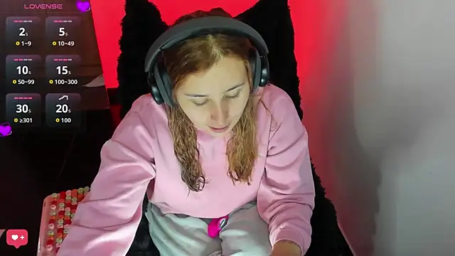 Snapshot of bonnie_moon_ chatting on 02.22.26 bonnie moon online show from 02.22.26