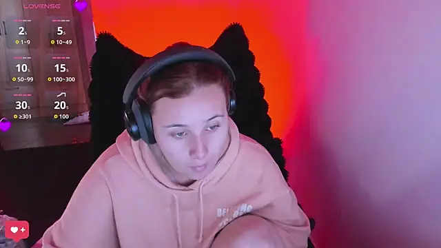 Snapshot of bonnie_moon_ chatting on 02.25.26 bonnie moon online show from 02.25.26