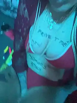 Haleytightlips1986 online show from 04.18.26