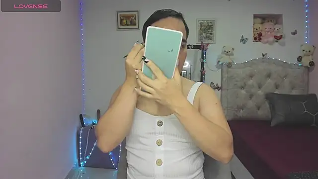 Snapshot of tania_lucia1 chatting on 09.13.25 tania lucia1 online show from 09.13.25