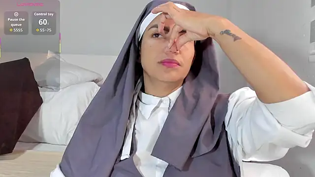 ClaraMariaMon online show from 02.05.26