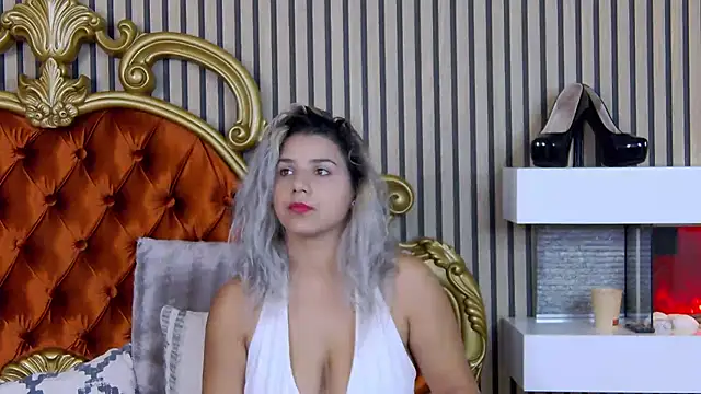 Snapshot of SweetMissXXX chatting on 10.15.25 SweetMissXXX online show from 10.15.25