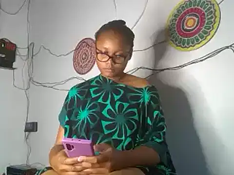 Snapshot of hot-tandy chatting on 03.13.25 hot-tandy online show from 03.13.25